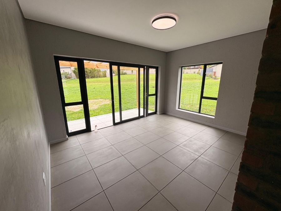 5 Bedroom Property for Sale in Cherry Creek Country Estate Western Cape